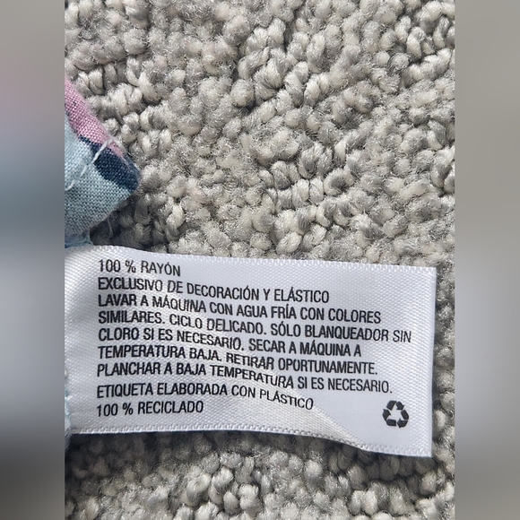 Women Off Shoulder Floral Romper size medium - Picture 5 of 6